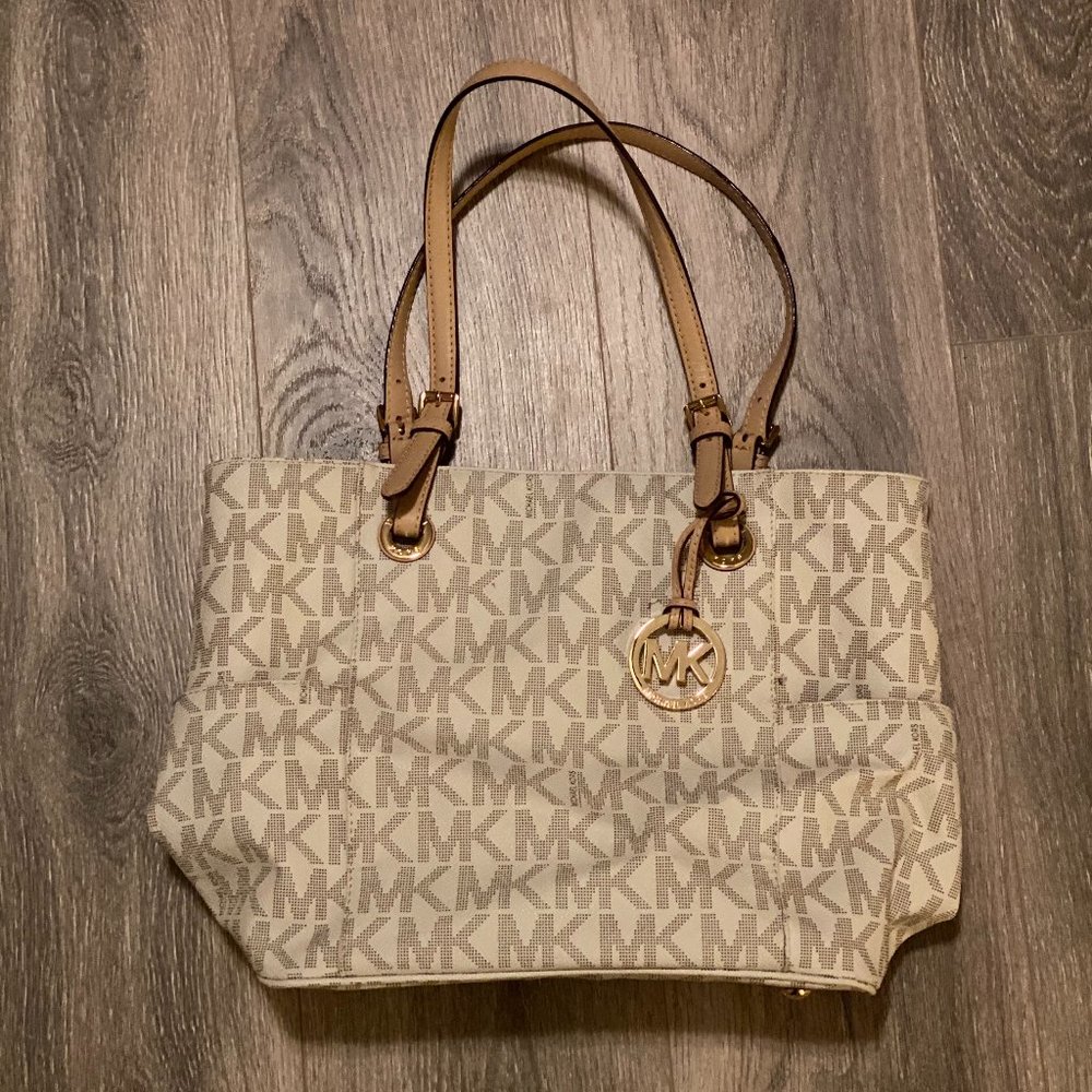 Michael Kors Signature Jet Set Tote